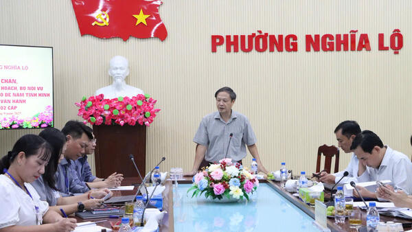 Đoàn công tác Bộ Nội vụ và Sở Nội vụ tỉnh làm việc với phường Nghĩa Lộ