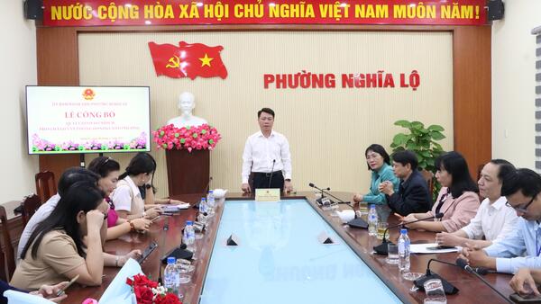 UBND phường Nghĩa Lộ công bố Quyết định bổ nhiệm Phó Chánh Văn phòng HĐND & UBND phường